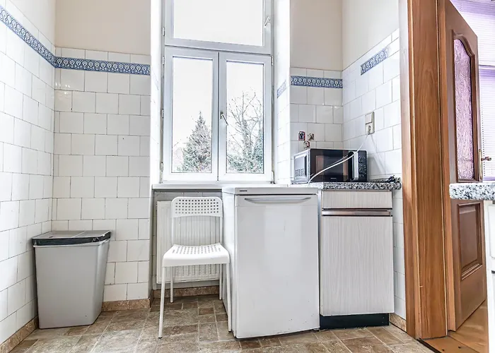 Stylish 2br Retreat Steps From Akh & Volksoper Apartment *