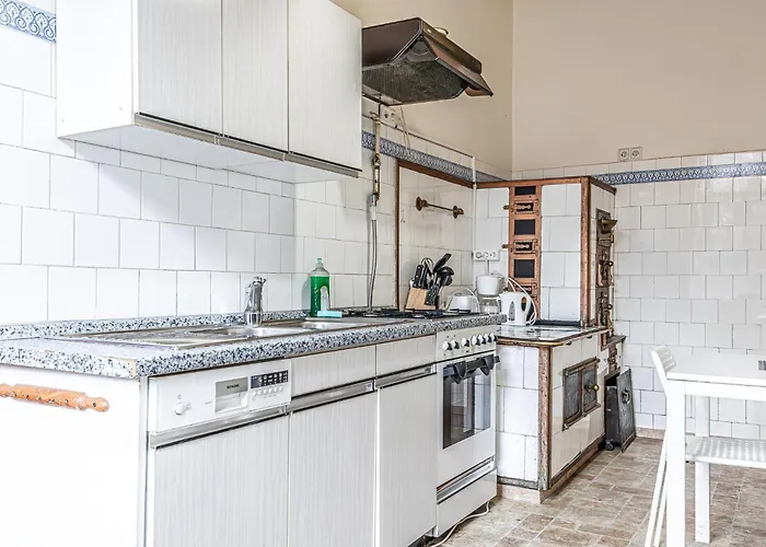 Stylish 2br Retreat Steps From Akh & Volksoper Apartment
