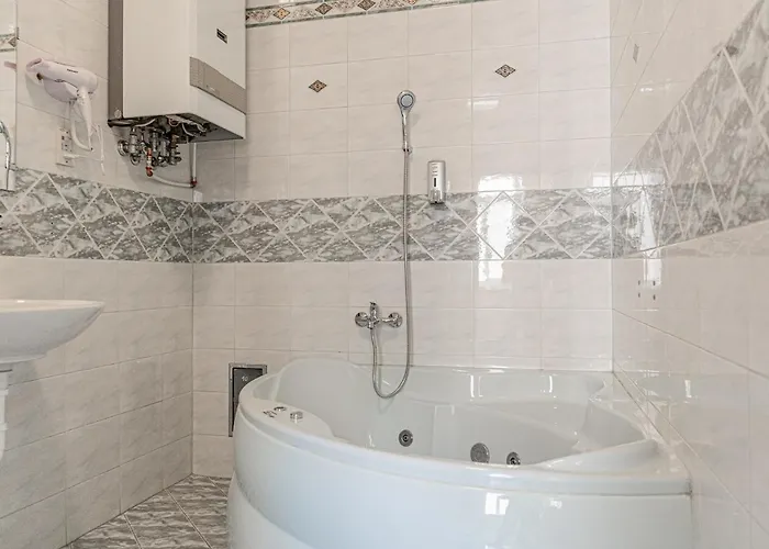Stylish 2br Retreat Steps From Akh & Volksoper Apartment Vienna
