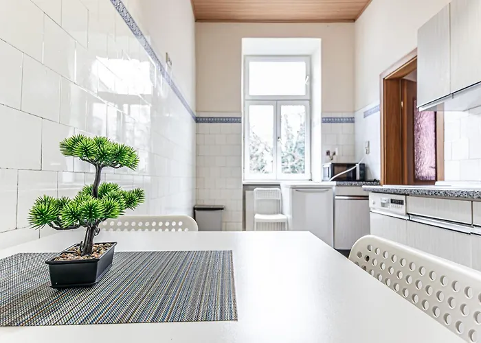 Stylish 2br Retreat Steps From Akh & Volksoper * Vienna