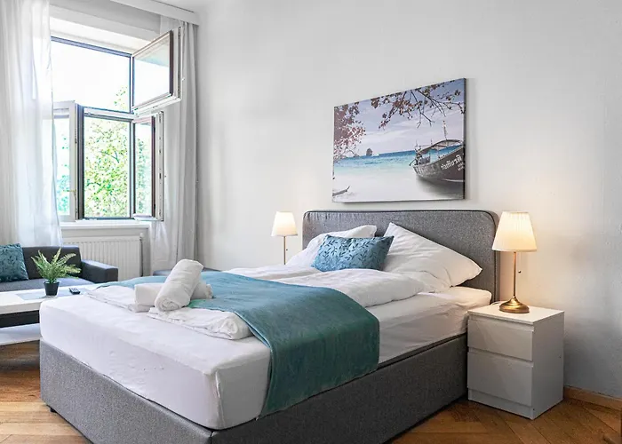 Stylish 2br Retreat Steps From Akh & Volksoper Apartment Vienna