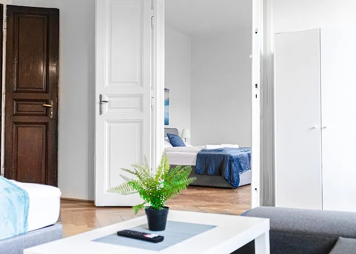 Stylish 2br Retreat Steps From Akh & Volksoper * Vienna