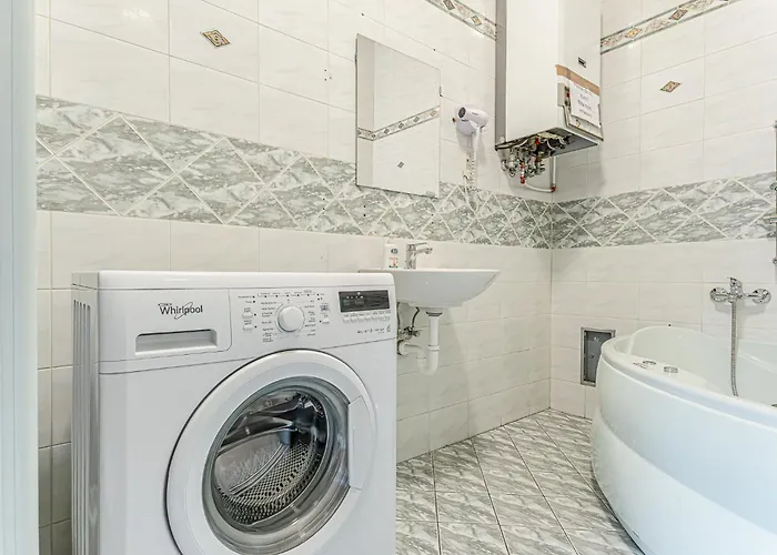 Stylish 2br Retreat Steps From Akh & Volksoper