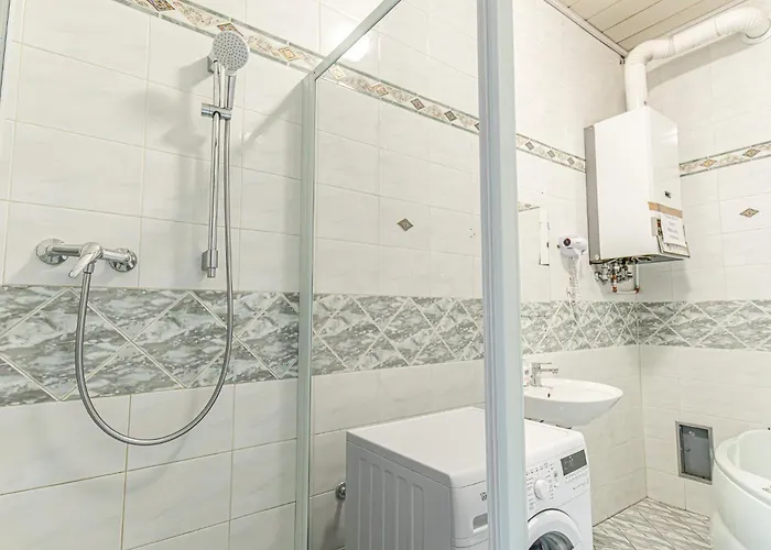 Stylish 2br Retreat Steps From Akh & Volksoper * Vienna