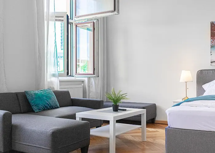 Stylish 2br Retreat Steps From Akh & Volksoper Apartment *